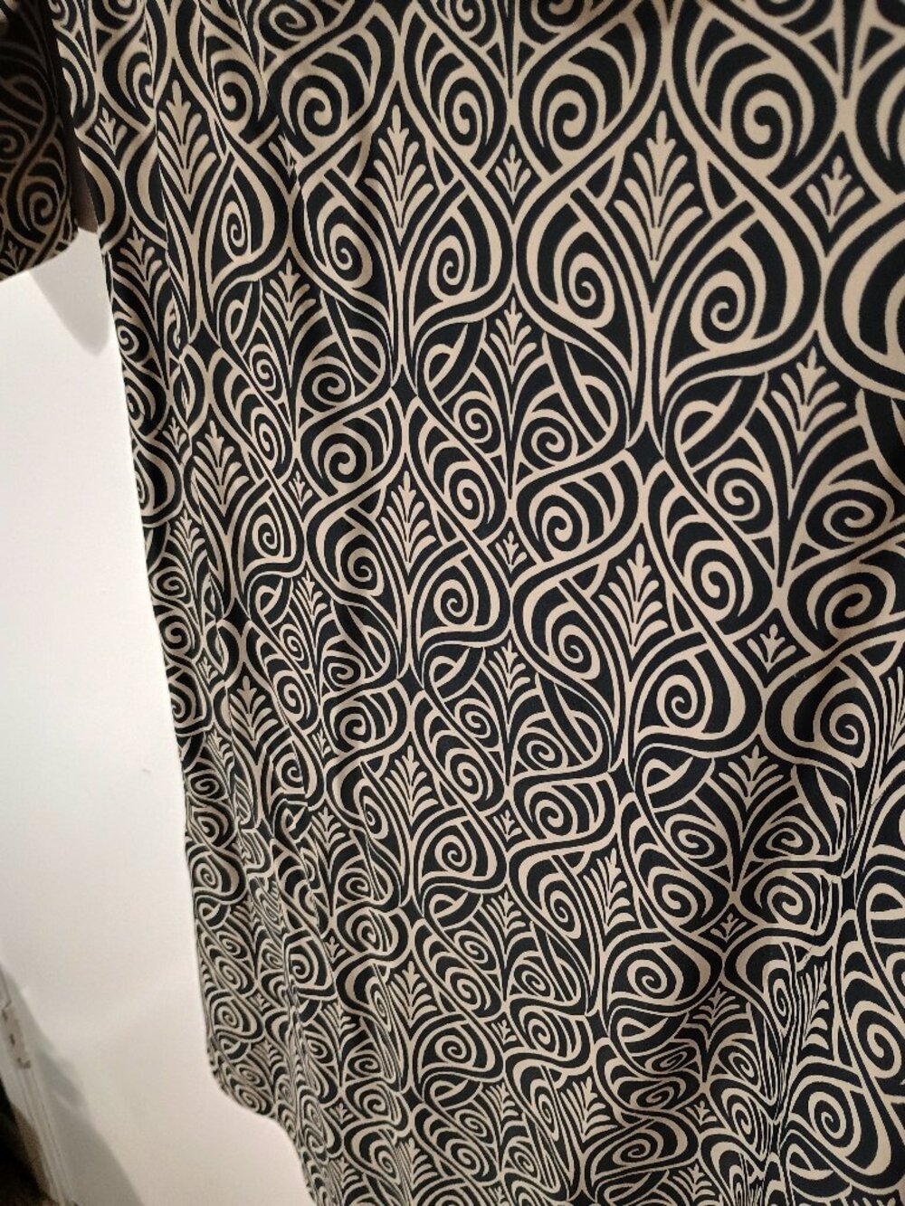 Southwind Apparel Black Tan Geometric Ruffle Neck Mini Dress w/ pockets - Picture 7 of 10